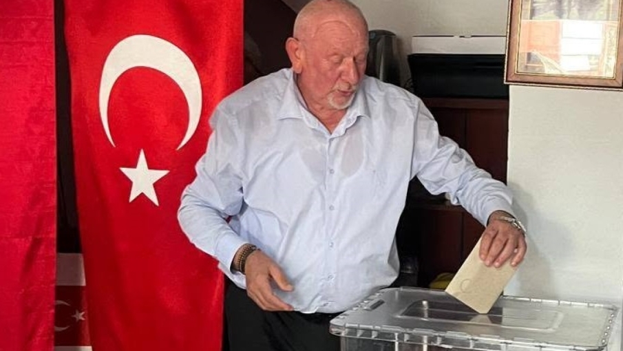 Güneysu’da Karaosman Rüzgârı: Yeni Parti İlçe Başkanlığına Yeniden Seçildi
